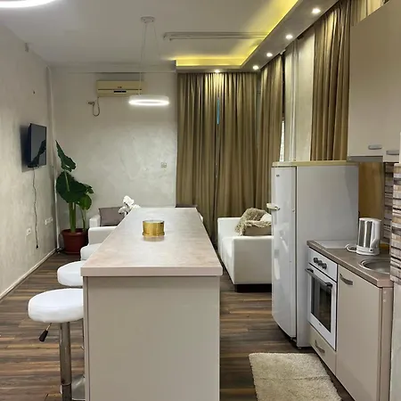 Victoria Apartment *